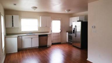 Main picture of 7418 Hawthorne Ave