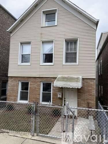 Main picture of 1649 W 38th St