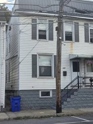 Main picture of 535 Salem Ave