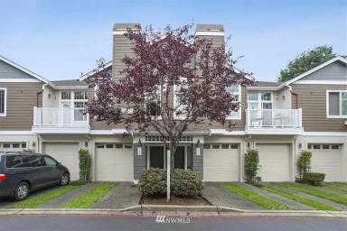 Main picture of 555 Anacortes Ct NE