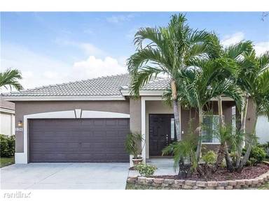 Main picture of 1298 SW 44th Ter