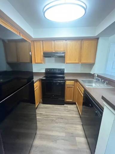Main picture of 738 Executive Center Dr