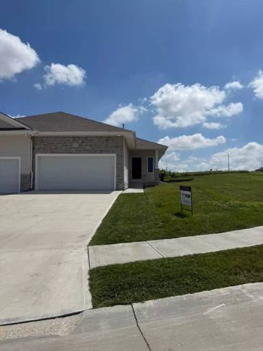Main picture of 8233 S 178th St