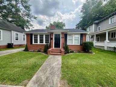 Main picture of 204 Ellis St