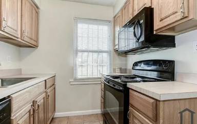 Main picture of 2143 Suitland Ter SE