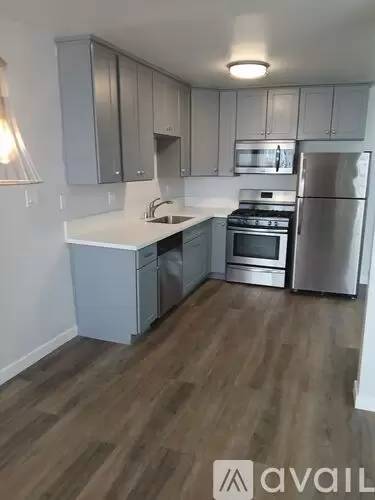 Main picture of 544 N Hayworth Ave