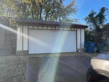 Main picture of 4714 N Frankfort Ave