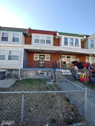 Main picture of 892 Bridge St