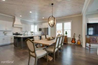 Main picture of 129 Lombard St