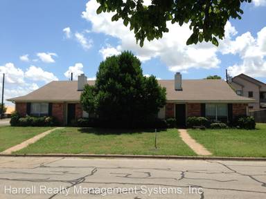 Main picture of 9212 Royal Ln