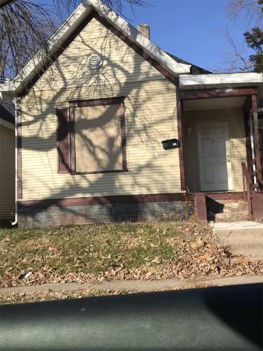 Main picture of 905 W Macqueen Ave