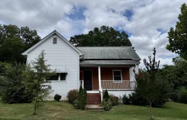 Main picture of 904 Carolina Ave