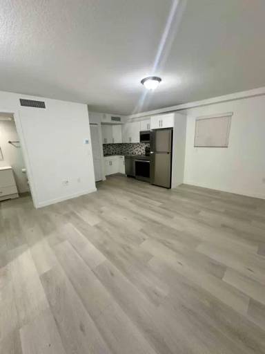 Main picture of 5185 W Flagler St