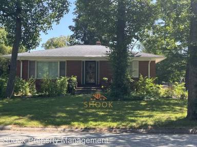Main picture of 1834 Summit Dr