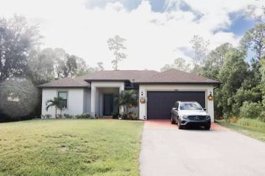 Main picture of 480 45th Ave NE