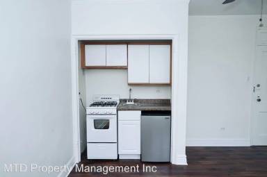 Main picture of 2119 N Sedgwick St