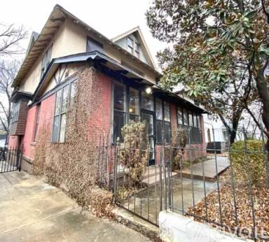 Main picture of 111 N Evergreen St