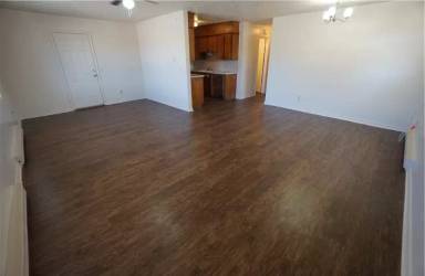 Main picture of 605 Jefferson St