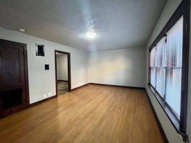 Main picture of 2221 Jones St