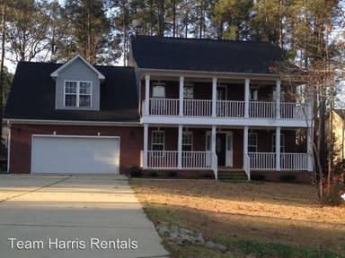 Main picture of 207 Lotus Ln
