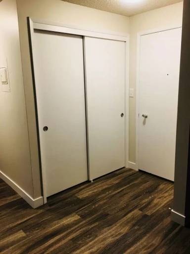 Main picture of 310 1/2 W 5th St