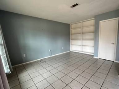 Main picture of 82 Easy St