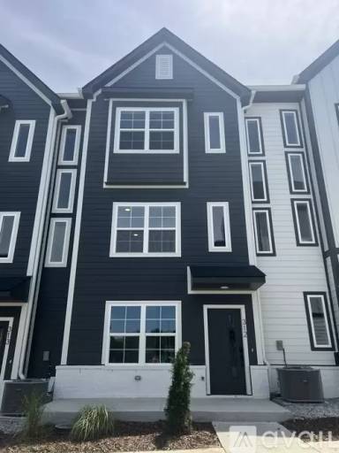 Main picture of 700 N DuPont Ave