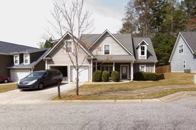 Main picture of 557 Edgewood Dr