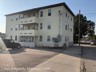 Main picture of 834 Charles St