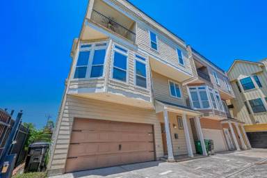 Main picture of 306 Enid St