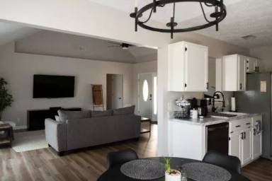 Main picture of 161 Stockbridge Dr