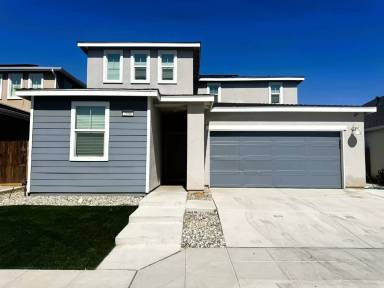 Main picture of 2806 N Applegate Ave