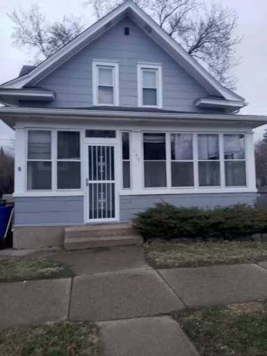 Main picture of 149 Sidney St E