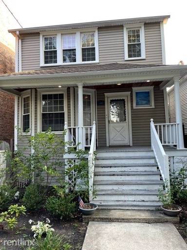 Main picture of 2422 W Warner Ave