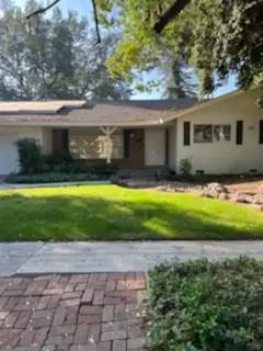 Main picture of 1433 W Gettysburg Ave