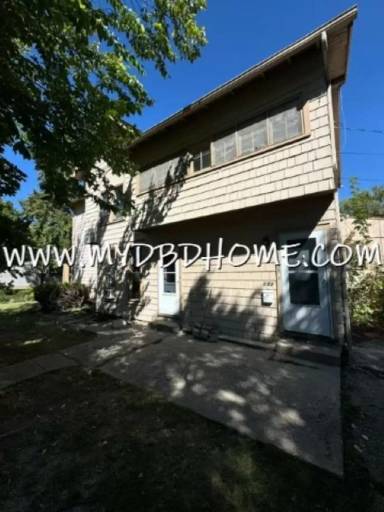 Main picture of 2329 S Harrison St