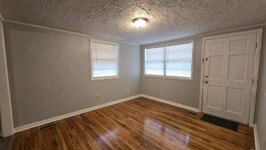 Main picture of 1132 Hood Ave