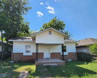 Main picture of 913 N Highland St
