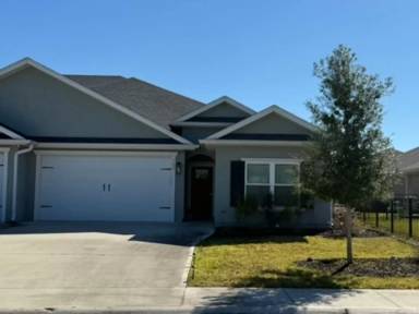 Main picture of 102 Richard Lee Dr