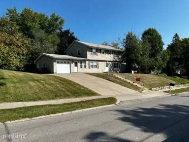 Main picture of 610 Greenwood Dr