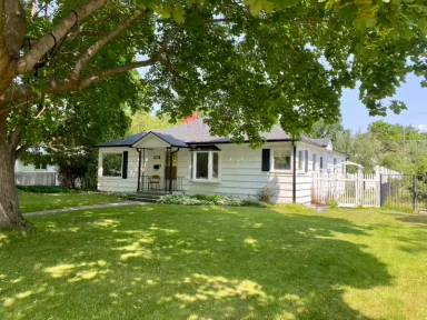 Main picture of 610 Hastings Ave