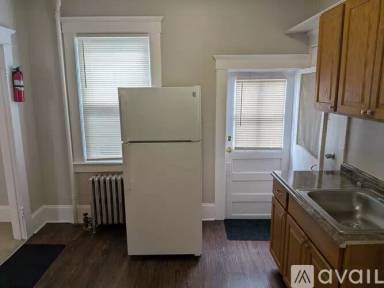 Main picture of 125 Main St