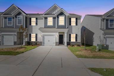 Main picture of 211 Backstay Ln