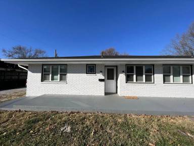 Main picture of 826 E Lee St