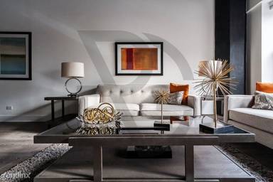 Main picture of 2036 S Michigan Ave