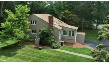Main picture of 1956 Bay Rd