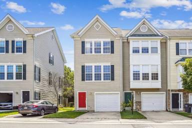 Main picture of 23076 Fontwell Sq