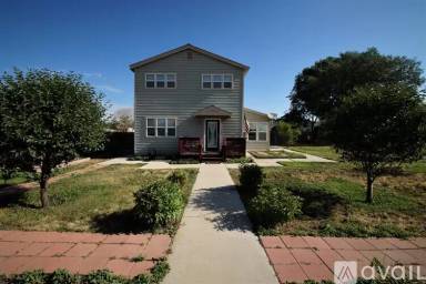 Main picture of 864 Riverside Ave