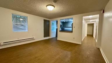 Main picture of 622 1st Ave W