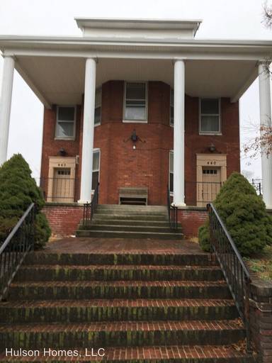 Main picture of 440 Carlisle St